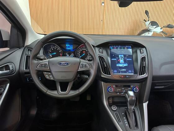 FORD FOCUS 2.0 SE PLUS FASTBACK 16V FLEX 4P POWERSHIFT FORD FOCUS 2.0 SE PLUS FASTBACK 16V FLEX 4P POWERSHIFT